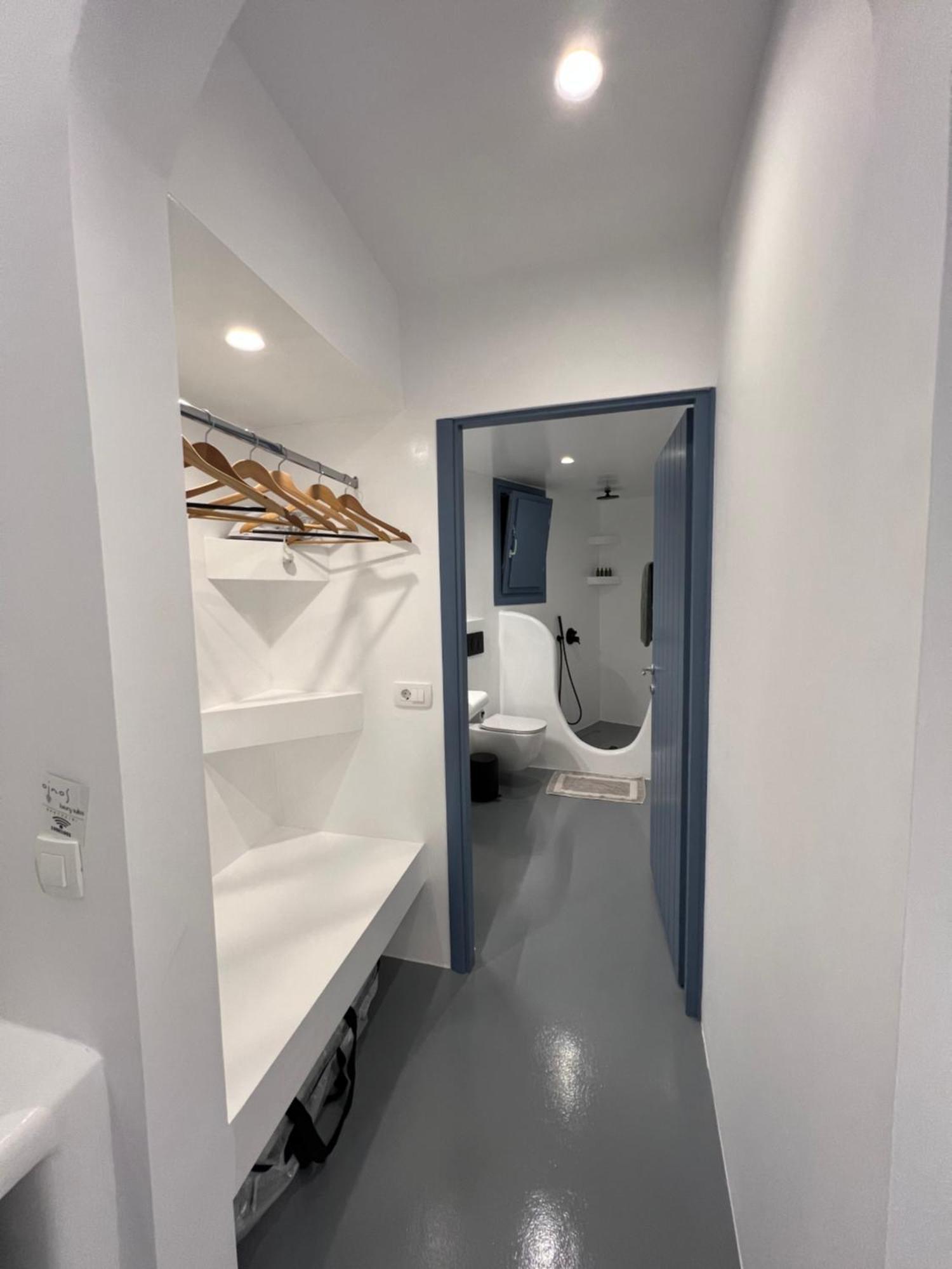 Oinos Luxury Suites Finikiá Kültér fotó